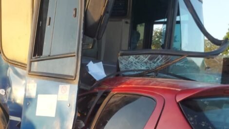colisao-frontal-entre-carro-e-onibus-deixa-dois-mortos-na-br-116,-em-pacajus