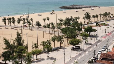 comerciantes-da-beira-mar,-em-fortaleza,-iniciam-divisao-por-turnos-nesta-segunda-(13);-entenda