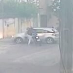mulher-e-rendida-e-tem-carro-roubado-por-dupla-armada-ao-chegar-em-casa,-em-fortaleza