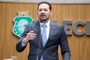 deputado-danniel-oliveira-passa-mal-durante-sessao-na-assembleia-legislativa-do-ceara
