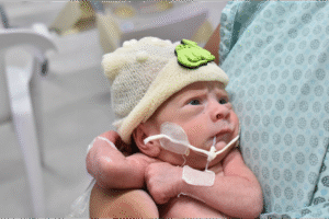 bebes-internados-no-hospital-dr.-cesar-cals-participam-do-“dia-da-touca-maluca”