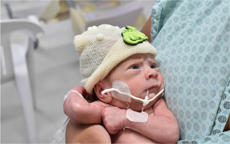 bebes-internados-no-hospital-dr.-cesar-cals-participam-do-“dia-da-touca-maluca”