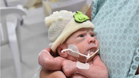 bebes-internados-no-hospital-dr.-cesar-cals-participam-do-“dia-da-touca-maluca”