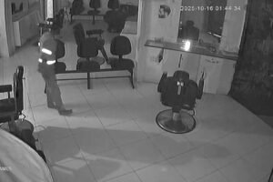 espaco-de-beleza-e-furtado-no-centro-de-fortaleza-durante-a-madrugada-desta-quinta-feira-(16)