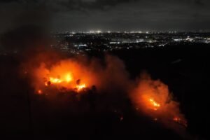 corpo-de-bombeiros-controla-incendio-em-vegetacao-proximo-ao-rio-coco-e-mantem-area-em-monitoramento