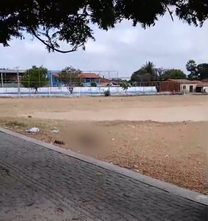 homem-e-sequestrado-em-fortaleza-e-morto-a-tiros-em-campo-de-futebol-em-maracanau