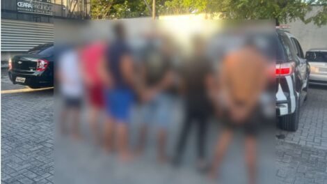 seis-homens-sao-presos-com-arma-de-fogo-apos-reacao-a-abordagem-policial-em-fortaleza