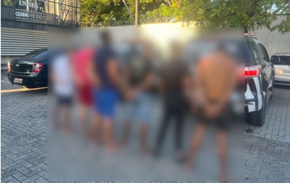 seis-homens-sao-presos-com-arma-de-fogo-apos-reacao-a-abordagem-policial-em-fortaleza