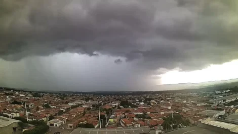 frente-fria-deve-provocar-chuvas-isoladas-e-ventos-fortes-em-areas-do-ceara-nos-proximos-dias