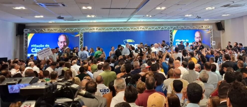 ciro-gomes-se-filia-ao-psdb-em-evento-com-aliados-em-fortaleza