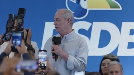 “pelo-brasil-eu-morro,-mas-pelo-ceara-eu-mato”,-diz-ciro-gomes-durante-filiacao-ao-psdb