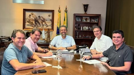 no-dia-da-volta-de-ciro-ao-psdb,-chagas-vieira-posta-foto-com-camilo,-cid-e-elmano:-“maiores-liderancas”
