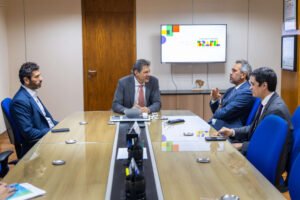 em-brasilia,-elmano-se-reune-com-ministros-e-busca-recursos-para-infraestrutura-e-saude-do-ceara