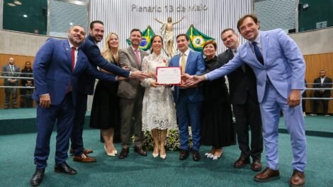 assembleia-concede-medalha-herbert-de-souza-a-primeira-dama-do-ceara-lia-de-freitas