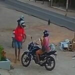 motociclista-tem-moto-levada-em-assalto-enquanto-mexia-no-celular-em-caucaia
