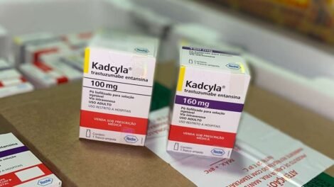 ceara-recebe-primeiro-lote-de-medicamento-para-tratamento-do-cancer-de-mama-no-sus