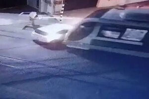 colisao-entre-vlt-e-carro-deixa-duas-mulheres-feridas-em-fortaleza;-veja-video