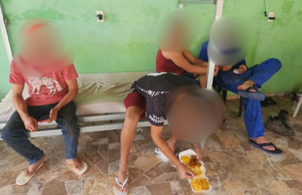 trabalho-analogo-a-escravidao:-16-trabalhadores-sao-resgatados-de-obra-em-pacatuba,-no-ceara
