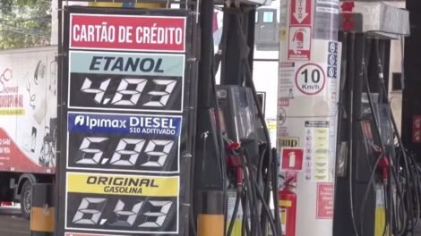 uma-semana-apos-reducao-da-petrobras,-postos-de-fortaleza-ainda-nao-baixaram-preco-da-gasolina