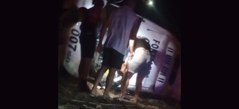 topic-capota-apos-bater-em-animal-em-estrada-escura-entre-chorozinho-e-quixada,-no-ceara