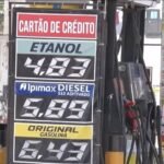 nove-dias-apos-queda-no-preco-da-gasolina-para-refinarias,-consumidor-ainda-nao-ve-mudanca-nas-bombas