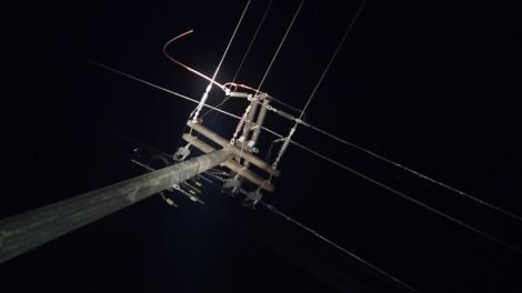 enel-registra-furto-de-1-quilometro-de-cabos-de-energia-em-caucaia/ce-durante-a-madrugada