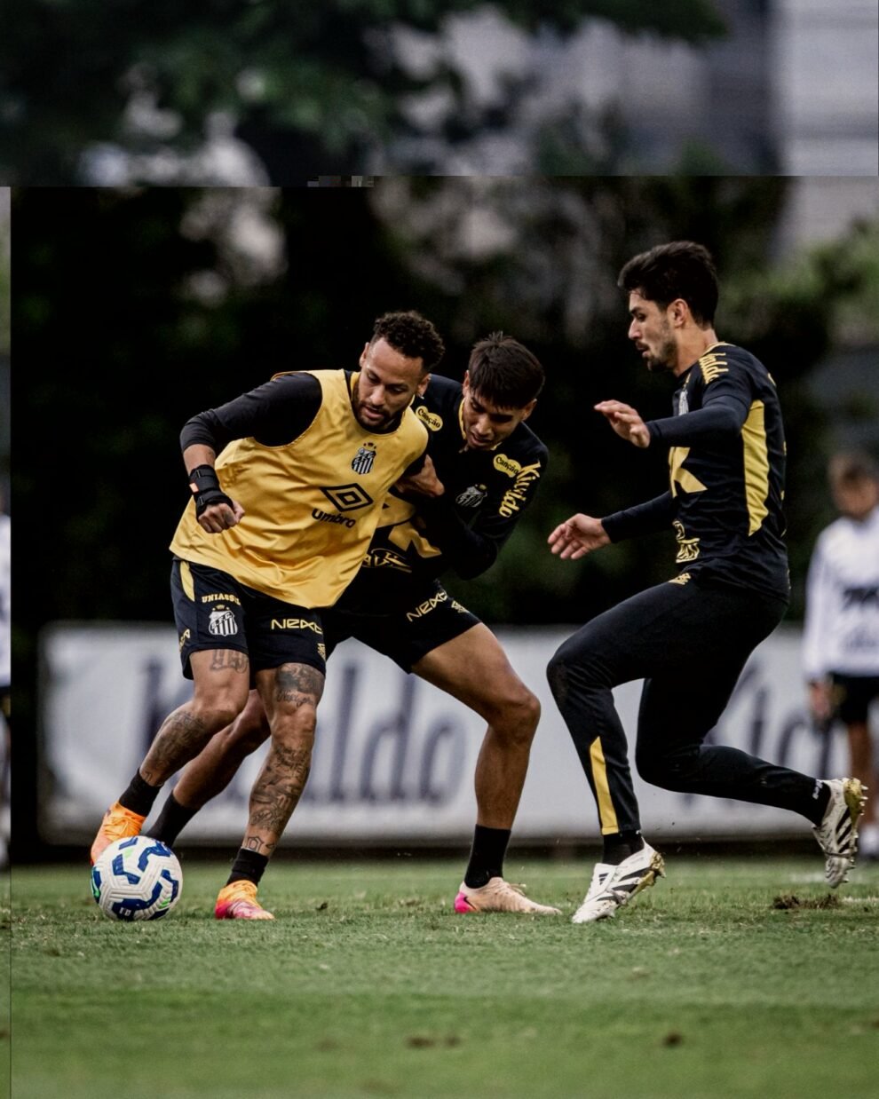 neymar-retorna-e-pode-enfrentar-o-fortaleza-pela-31a-rodada-do-brasileirao