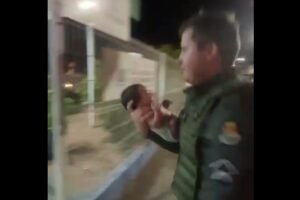recem-nascido-e-salvo-de-engasgo-por-policiais-militares-em-sao-goncalo-do-amarante,-no-ceara
