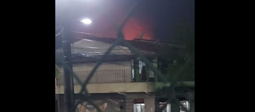 incendio-destroi-kitnet-em-fortaleza-apos-vazamento-de-gas-dentro-do-imovel
