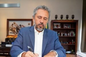 elmano-envia-projeto-para-adequar-o-programa-ceara-educa-mais-ao-novo-ensino-medio;-entenda