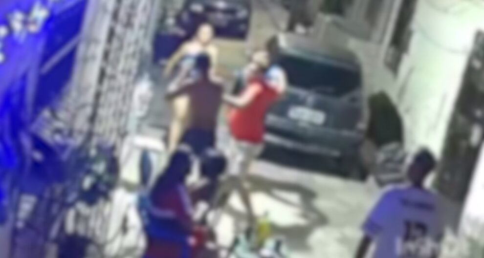 homem-e-espancado-em-casa-e-expulso-de-bairro-em-fortaleza-apos-briga-com-vizinho