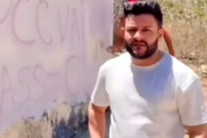 policiais-cobrem-pichacao-de-faccao-criminosa-em-quixeramobim,-no-interior-do-ceara