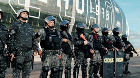 pm-detem-35-torcedores-por-tumulto-dentro-da-arena-castelao-durante-o-classico-rei