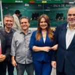 profissionais-do-grupo-cidade-de-comunicacao-recebem-homenagem-pelo-dia-do-radialista-na-assembleia