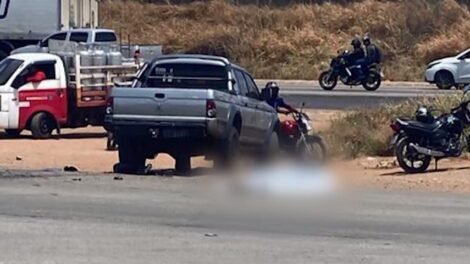 acidente:-motociclista-por-aplicativo-morre-apos-caminhonete-fazer-retorno-proibido-no-ceara