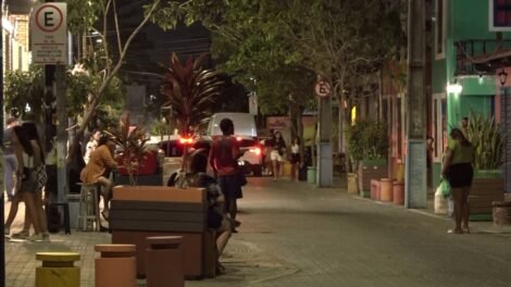 rua-dos-tabajaras,-na-praia-de-iracema,-se-mantem-como-palco-boemio-e-ponto-turistico-em-fortaleza