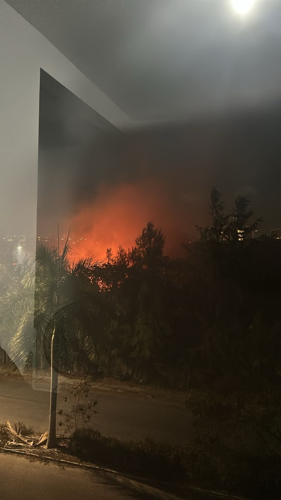 incendio-em-area-de-vegetacao-assusta-moradores-na-maraponga,-em-fortaleza