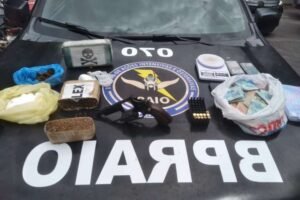 homem-e-preso-no-ceara-com-mais-de-1-kg-de-crack,-revolver-e-r$-11-mil-em-dinheiro