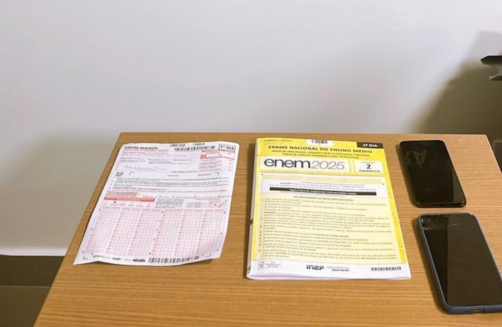 candidato-e-preso-em-flagrante-pela-pf-ao-usar-celular-para-fraudar-enem-em-juazeiro-do-norte