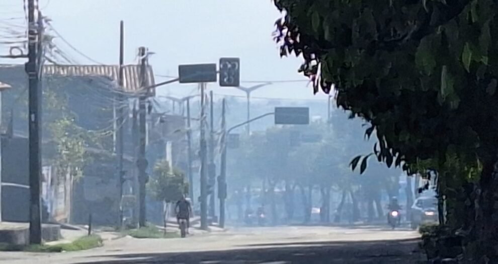 incendio-e-registrado-em-area-de-vegetacao-na-avenida-osorio-de-paiva,-em-fortaleza