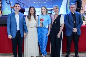 fatima-fm:-mergulho-na-misericordia-encanta-fieis-com-musica-e-louvor-em-fortaleza