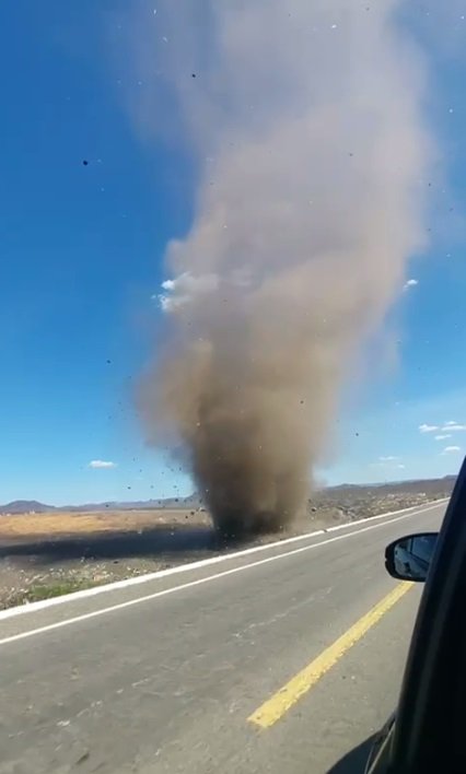 redemoinho-e-registrado-em-jaguaribe,-no-interior-do-ceara;-confira-o-video