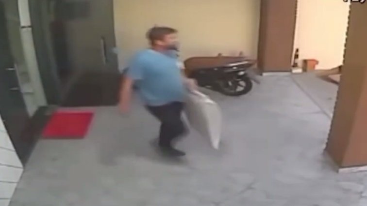 hospede-e-flagrado-usando-fronha-para-furtar-aparelhos-de-tv-de-pousadas-no-ceara