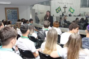 projeto-aprovado-na-assembleia-preve-criacao-de-bolsa-a-ex-alunos-da-rede-estadual-no-ceara