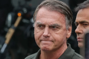 bolsonaro-recebeu-pf-sem-michelle-em-casa-e-nao-ofereceu-resistencia-a-prisao;-leia-bastidores