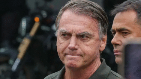 bolsonaro-recebeu-pf-sem-michelle-em-casa-e-nao-ofereceu-resistencia-a-prisao;-leia-bastidores