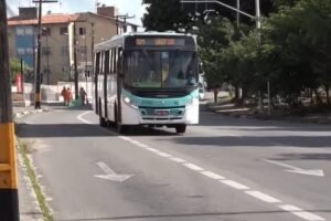 passageiros-debatem-impactos-no-bolso-apos-anuncio-do-aumento-da-tarifa-de-onibus-de-fortaleza