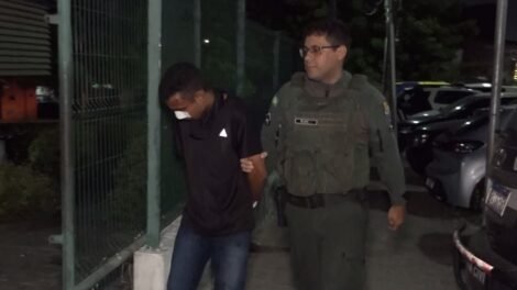 homem-tenta-assaltar-motorista-por-aplicativo-e-acaba-sendo-agredido-por-moradores-em-fortaleza