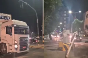 caminhao-avanca-sinalizacao-e-destroi-cancela-do-vlt-do-cariri,-em-juazeiro-do-norte