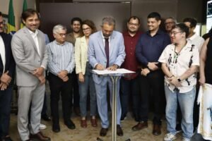 elmano-anuncia-criacao-do-plano-de-cargos-e-carreiras-para-servidores-da-cultura-no-ceara